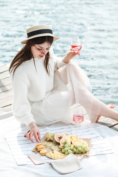 Summer Picnic Beach Sunset Young Woman Glass Rose Wine Weekend — Foto de Stock