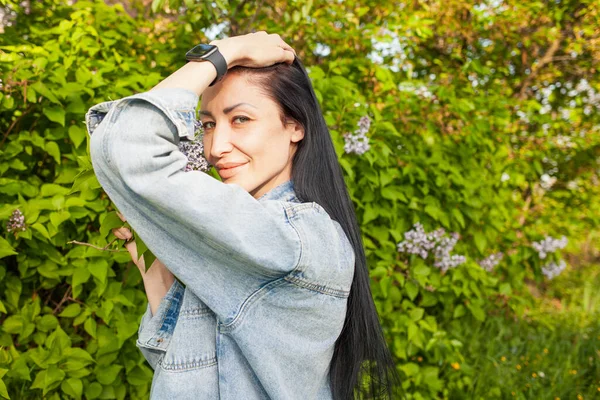 Bella Giovane Donna Parco — Foto Stock