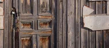 Eski ahşap bir kapı dokusu..