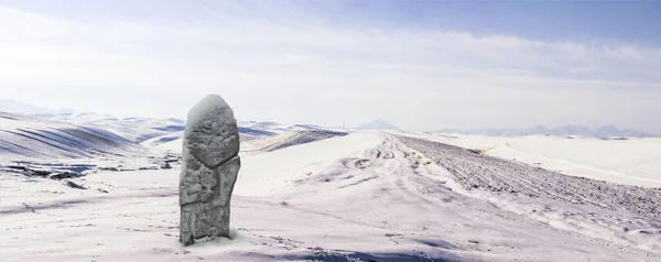 Historická Kamenná Památka Pod Širým Nebem Zimě Původní Název Molotash — Stock fotografie