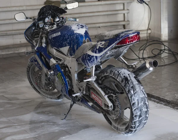 Lavado de motocicleta Yamaha R6 Fotos de stock libres de derechos