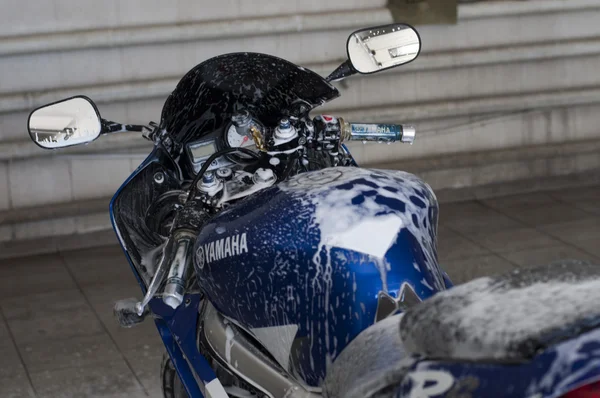 Lavado de motocicleta Yamaha R6 Imagen de archivo