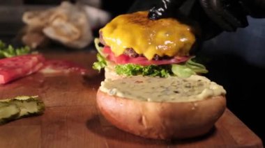 Hamburger pişireceğim.