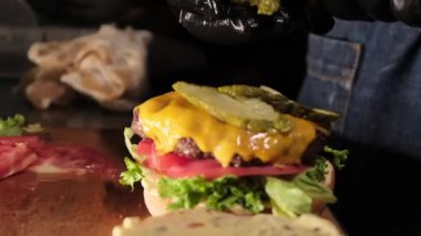 Hamburger pişireceğim.