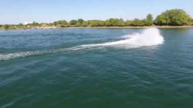 Jet ski yarışı su sporu