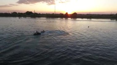 Jet ski yarışı su sporu