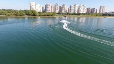Jet ski yarışı su sporu