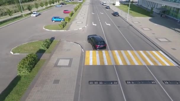 Auto jede po silnici Videoklip