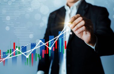 İş adamı gelir istatistikleri grafiği gösteriyor