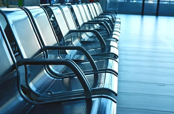 Assentos no hall do aeroporto — Fotografia de Stock