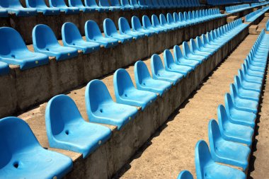 mavi plastik boş koltuklar futbol Stadı
