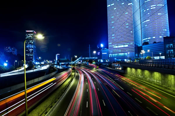 Tel aviv skyline - éjszakai város — Stock Fotó