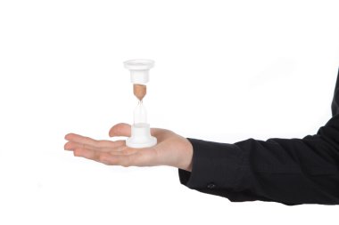 beyaz zemin üzerinde erkek el kum saati