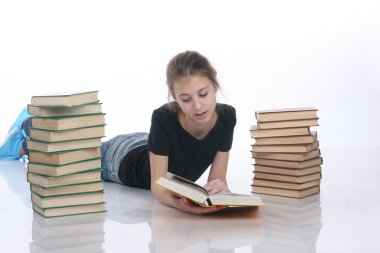 Kitaplar ile genç kız