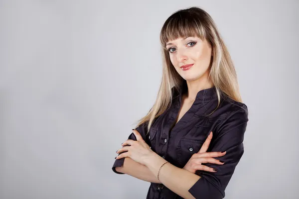 Mooie daad van vrouwen permanent in de studio — Stockfoto