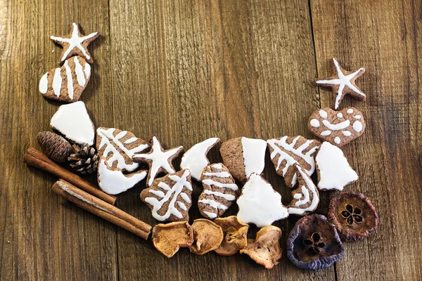 Galletas de Navidad y frutos secos — Foto de Stock