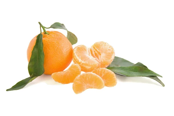 Taze mandarine izole — Stok fotoğraf
