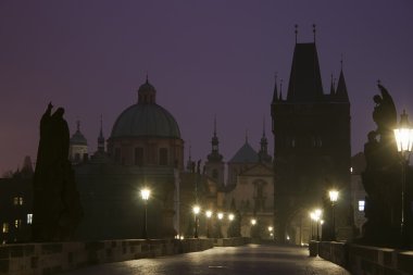 Prag 'daki Charles Köprüsü