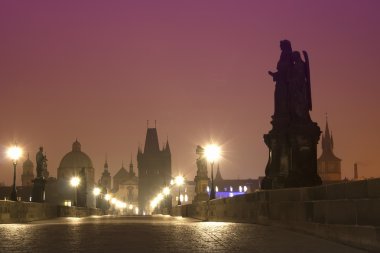 Prag 'daki Charles Köprüsü