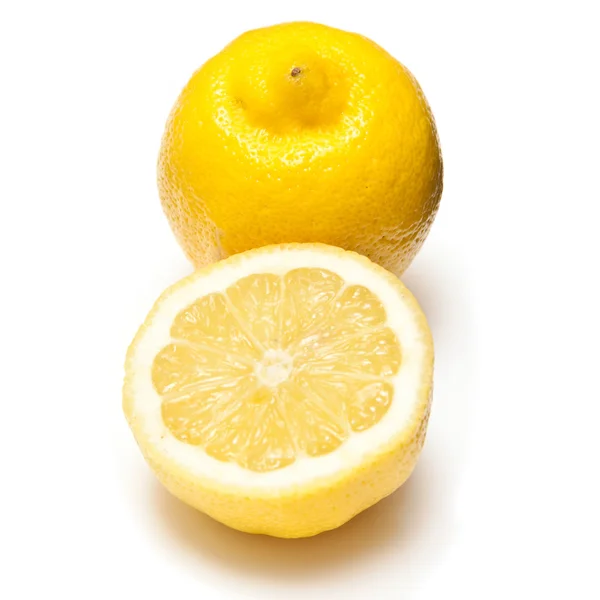 Лимони і Лайми ізольовані на фоні білої студії. — стокове фото