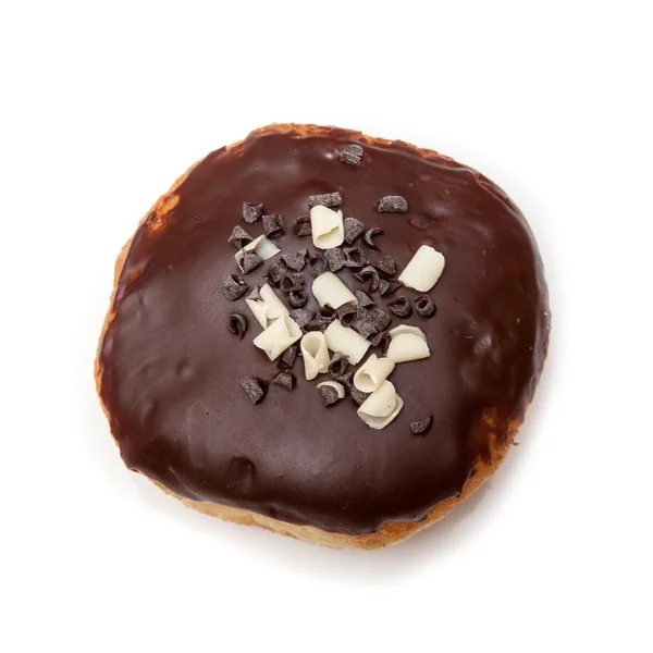 Chocolate gelado donut em um fundo de estúdio branco . — Fotografia de Stock