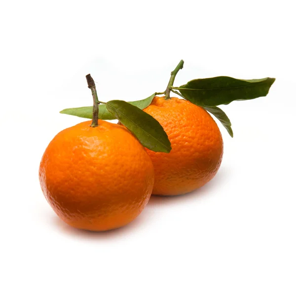 Clementine e 'isolata su uno sfondo bianco . — Foto Stock