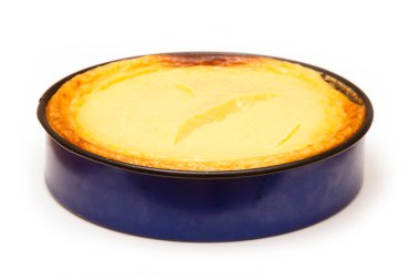 new york cheesecake bir arka planda beyaz stüdyo izole.