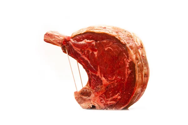 Ребро яловичого з'єднання ізольовано на білому тлі . — стокове фото
