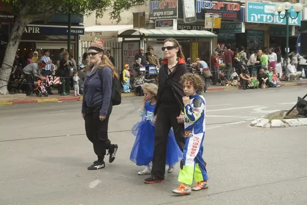 Gli israeliani celebrano Purim . — Foto Stock