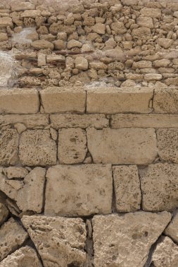 Antik taş duvarla kısmını.