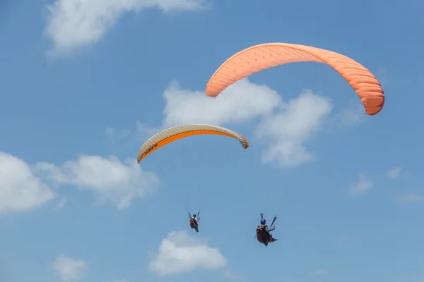 Um acampamento de Para-planadores . — Fotografia de Stock