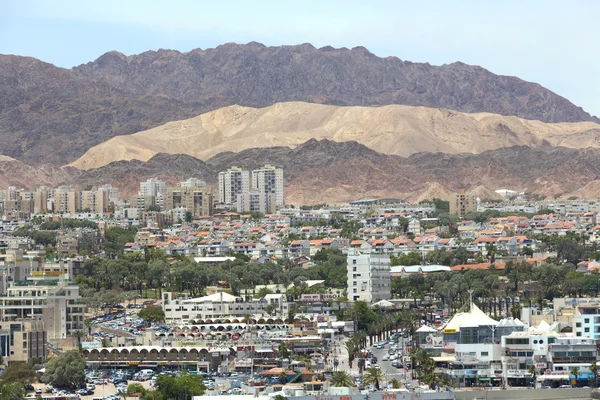 Town at the foot of the mountains. — Stock Photo, Image