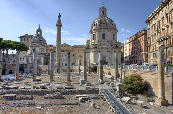 Fori imperiali древніх римських руїн — стокове фото