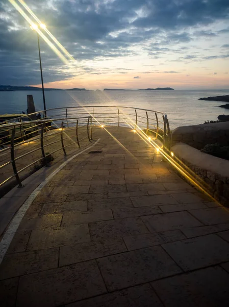 Eine Ibiza Straße Bei Sonnenuntergang Sommer Ferienkonzept Hochwertiges Foto — Stockfoto