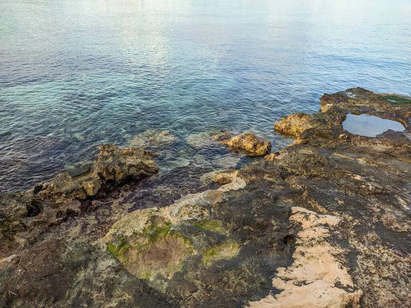 イビザ島のターコイズブルーの水 休日のコンセプト 本部イメージ — ストック写真