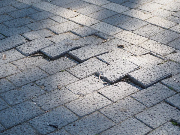 Carreaux Trottoir Inégaux Hublots Insécurité Risque Image — Photo