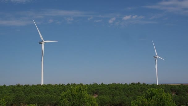 Wind Turbine Middle Field Producing Alternative Electricity High Quality Fullhd — Αρχείο Βίντεο