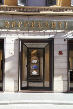 Buccellati Mağazası Roma, İtalya 'da Logo Girişi
