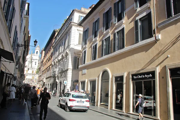 罗马街与设计师商店 Van Cleef Louis Vuitton — 图库照片