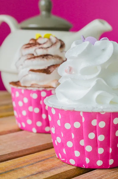 White cream and White chocolate cupcake — Stock Photo, Image