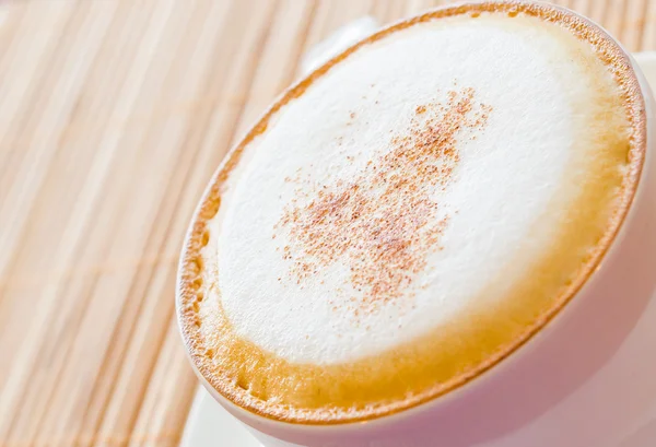 Varm cappuccino — Stockfoto