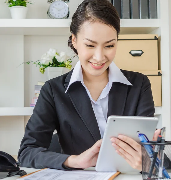 Joven mujer de negocios —  Fotos de Stock