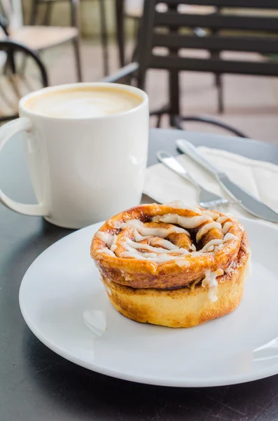 Rotolo di cannella — Foto Stock