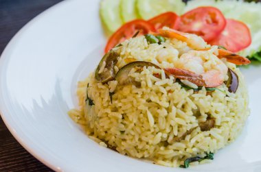 Baharatlı kızarmış pilav