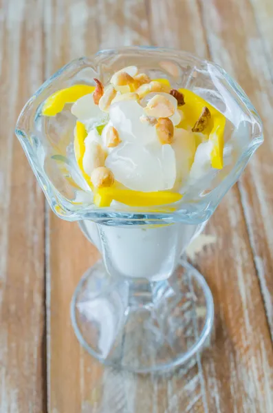 Helado de coco — Foto de Stock