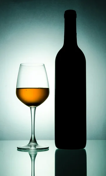 Bottle&wine glass — Stock Photo, Image