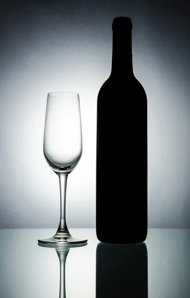 Botella y copa de vino — Foto de Stock