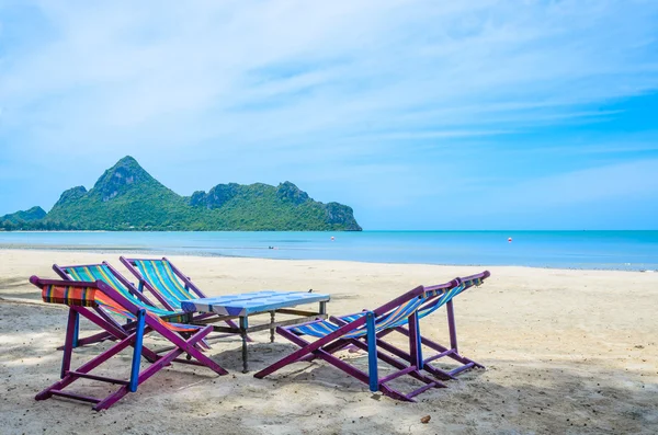 Lit sur la plage en Thaïlande — Photo