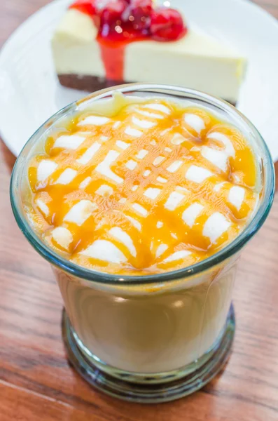 Sıcak karamel kahve — Stok fotoğraf