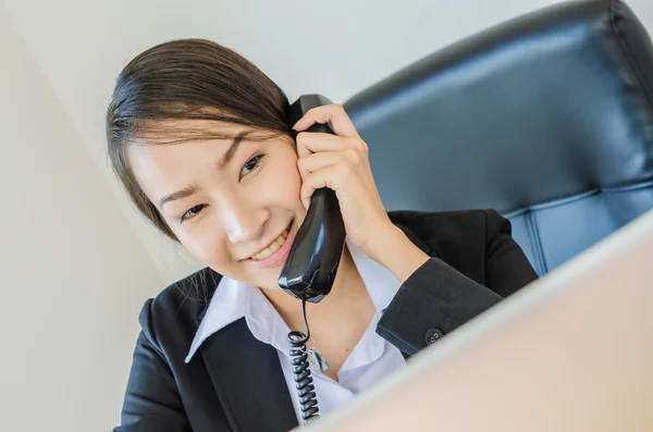 Business women calling — Stock Photo, Image